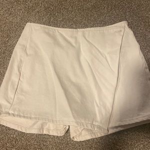 Brand new zara cream skort